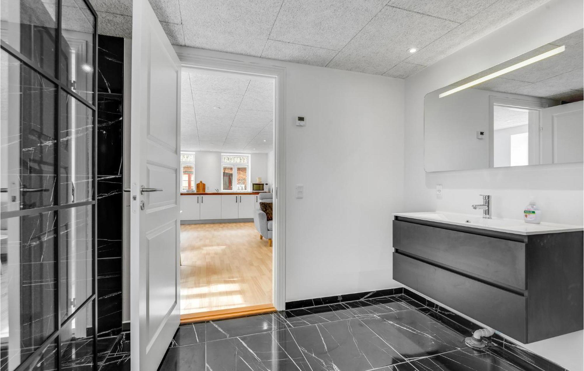 Pet Friendly Home In Hojer With Kitchen Exterior foto